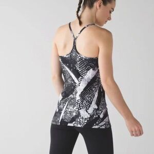 Lululemon Power Y Tank Womens 4 Black White Racerback Activewear Yoga Running